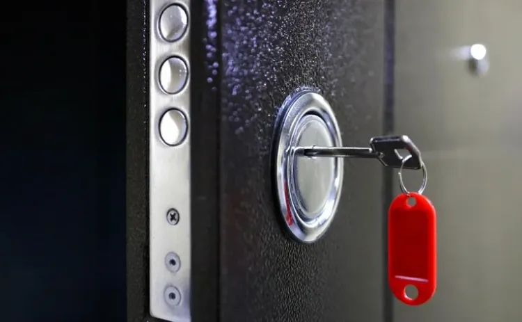 Пенсионерка лишилась четырех квартир в Москве и ₽1 млн из-за мошенников